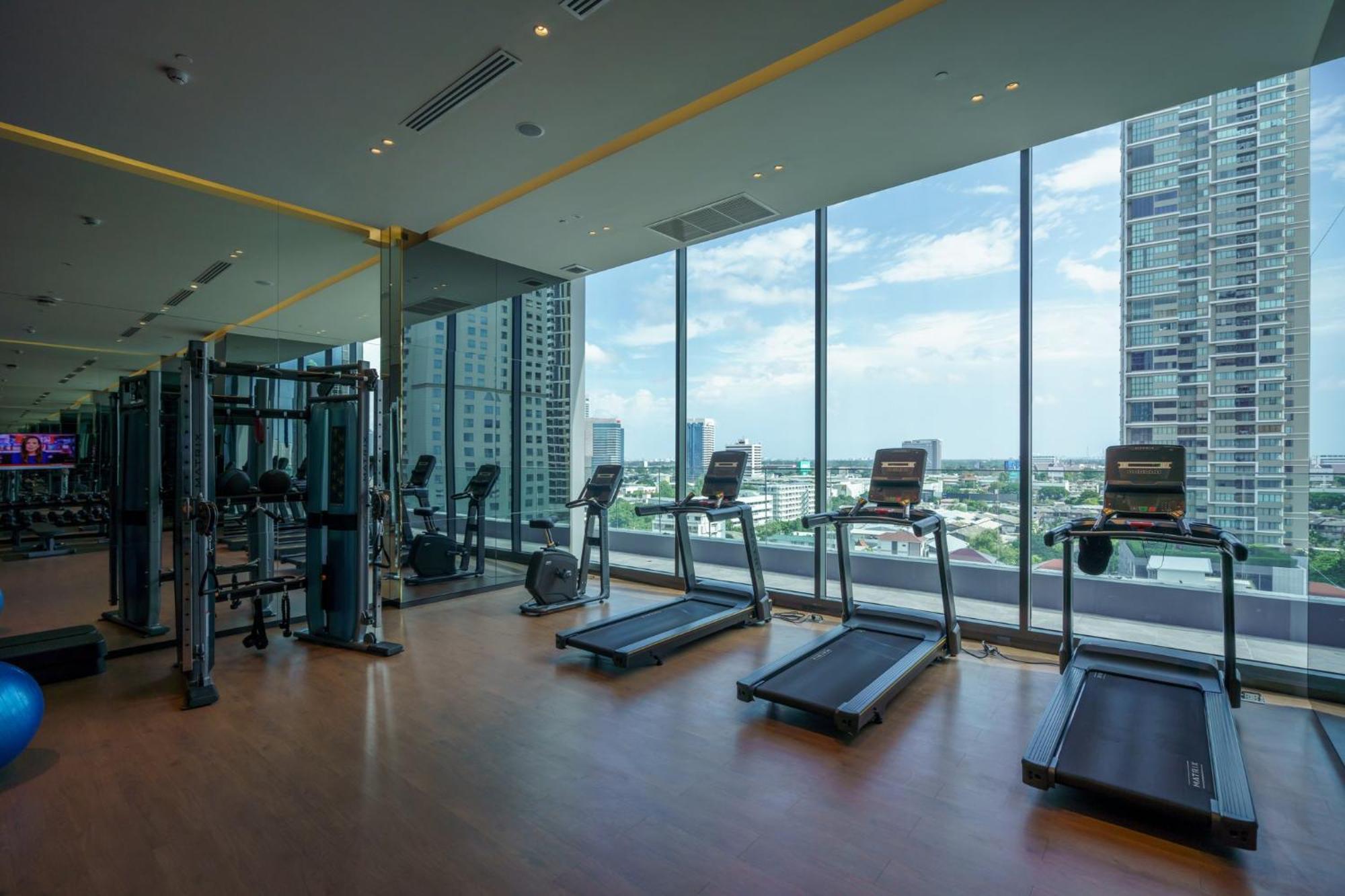 Staybridge Suites Bangkok Sukhumvit, An Ihg Hotel Екстер'єр фото